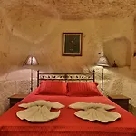 Turquaz Cave מלון 2*