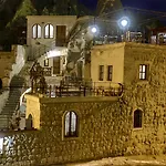מלון Turquaz Cave 2*