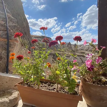 特卡兹洞穴酒店 2* 格雷梅