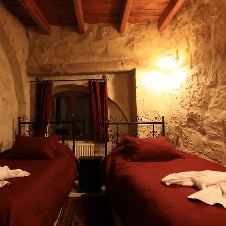 特卡兹洞穴酒店 2*